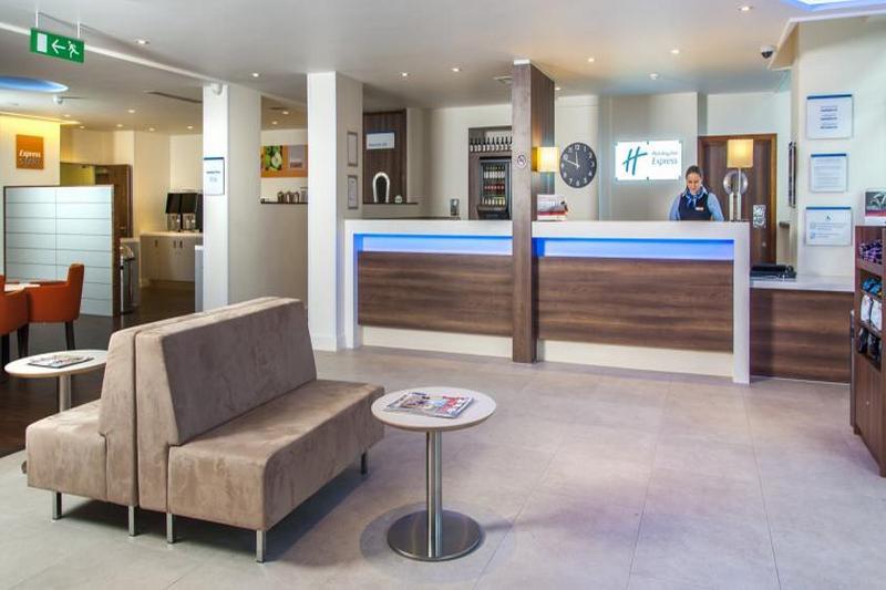 Holiday Inn Express London - Vauxhall Nine Elms, An Ihg Hotel Bagian luar foto